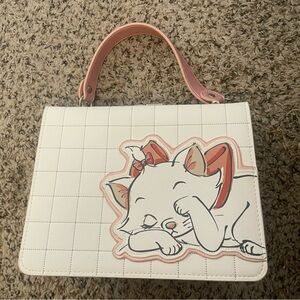Loungefly Disney Aristocats
Sleeping Marie Purse Pink White heart og